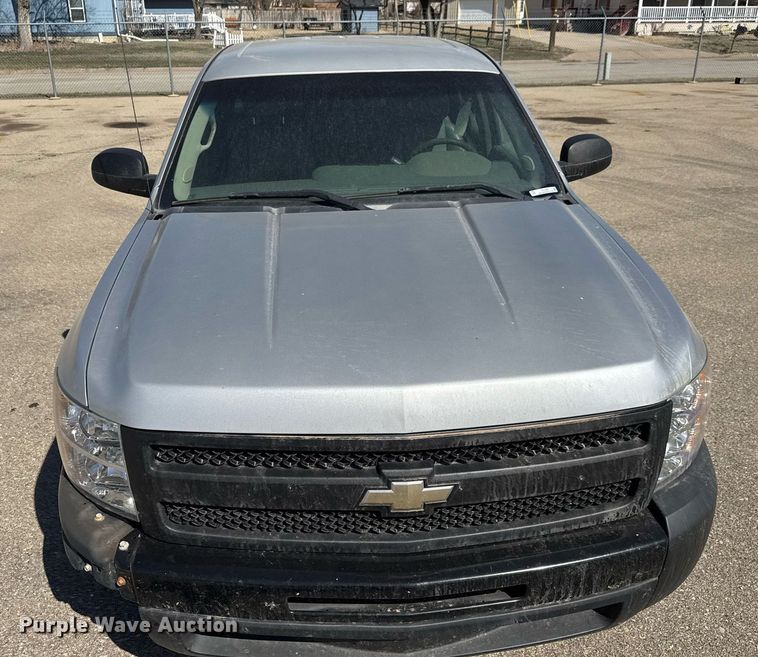 image for item EQ1205 2010 Chevrolet Silverado 1500 Ext. Cab pickup truck