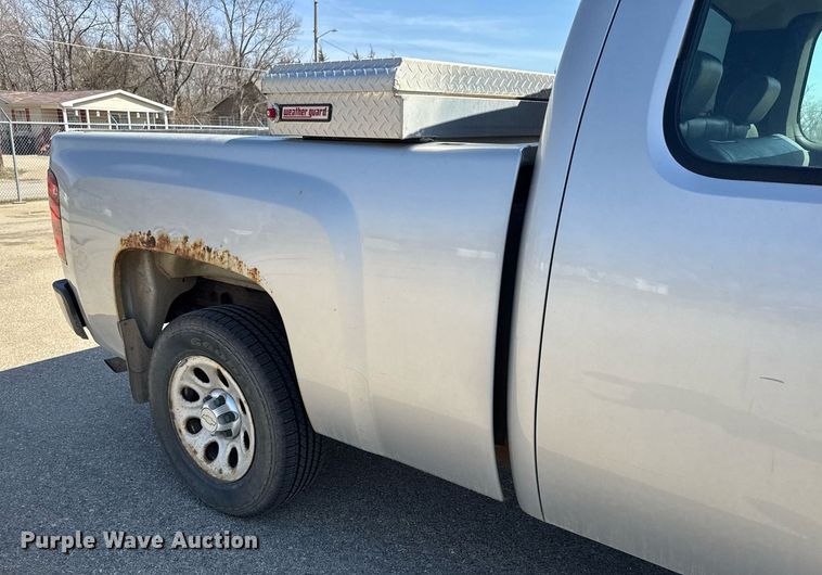 image for item EQ1205 2010 Chevrolet Silverado 1500 Ext. Cab pickup truck