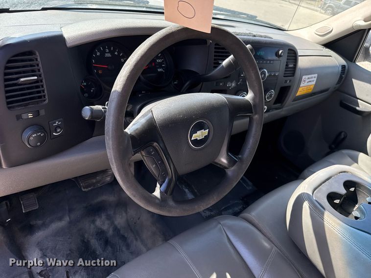 image for item EQ1205 2010 Chevrolet Silverado 1500 Ext. Cab pickup truck