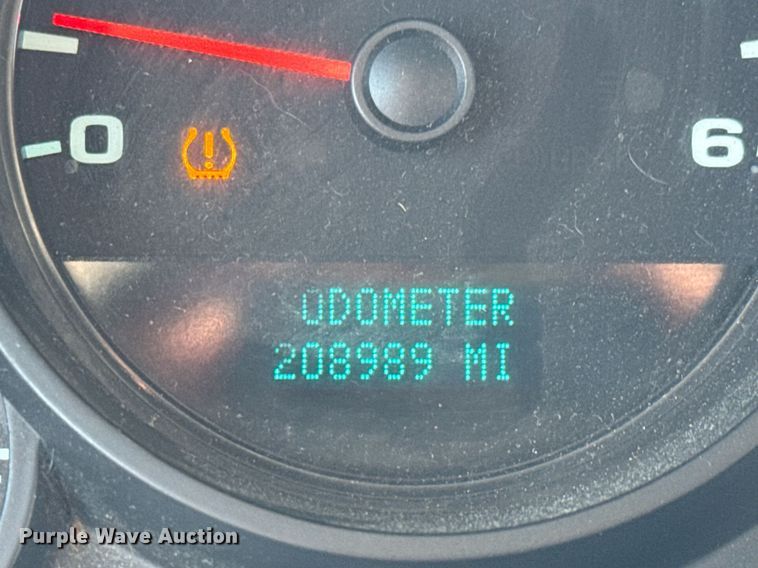 image for item EQ1205 2010 Chevrolet Silverado 1500 Ext. Cab pickup truck