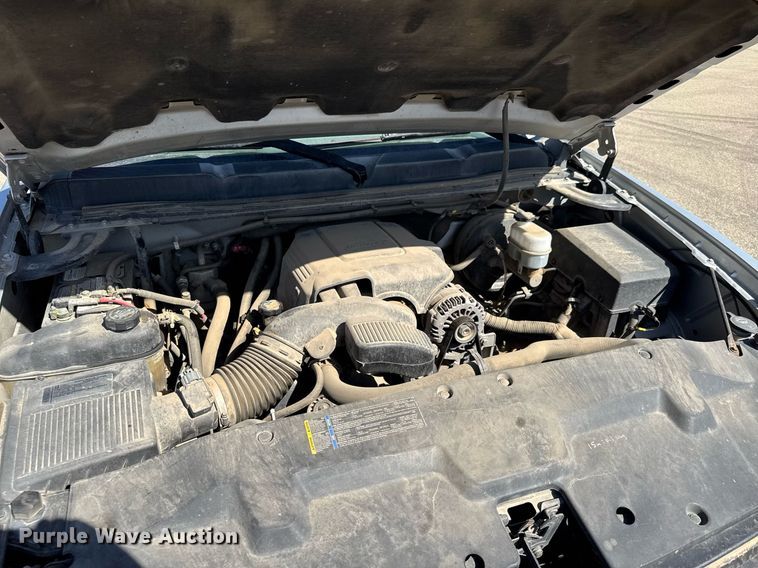 image for item EQ1205 2010 Chevrolet Silverado 1500 Ext. Cab pickup truck