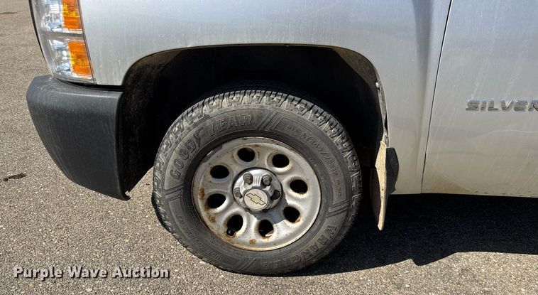 image for item EQ1205 2010 Chevrolet Silverado 1500 Ext. Cab pickup truck