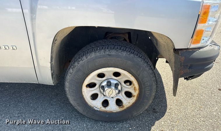 image for item EQ1205 2010 Chevrolet Silverado 1500 Ext. Cab pickup truck