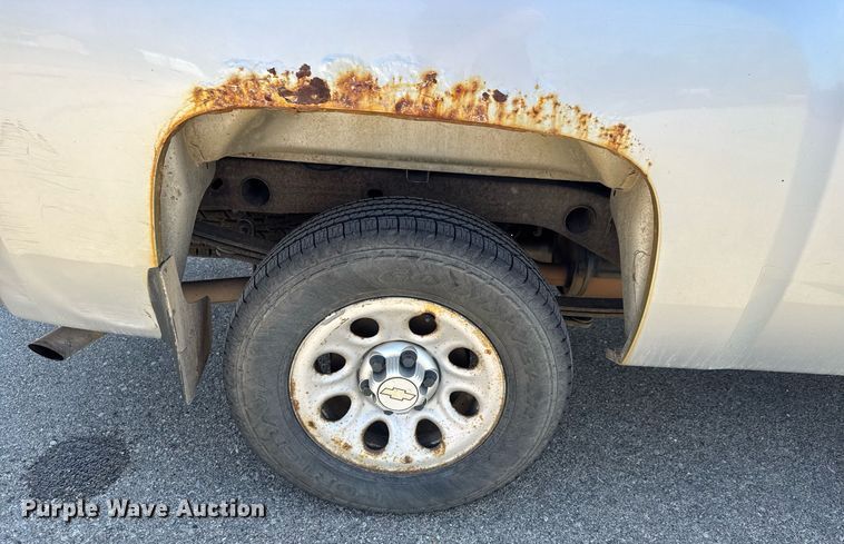 image for item EQ1205 2010 Chevrolet Silverado 1500 Ext. Cab pickup truck