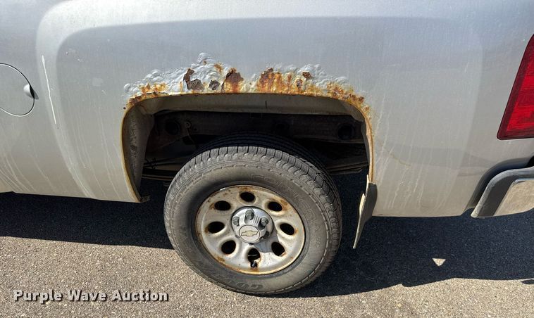 image for item EQ1205 2010 Chevrolet Silverado 1500 Ext. Cab pickup truck