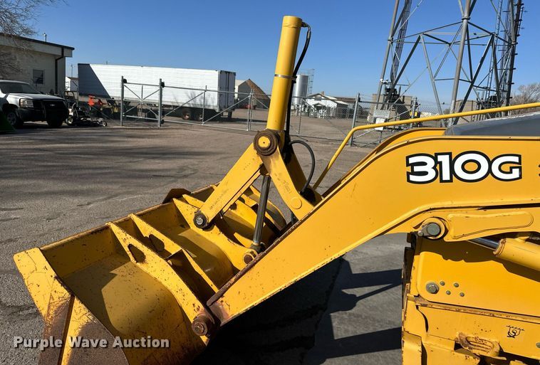 image for item ER8847 2005 John Deere 310G backhoe