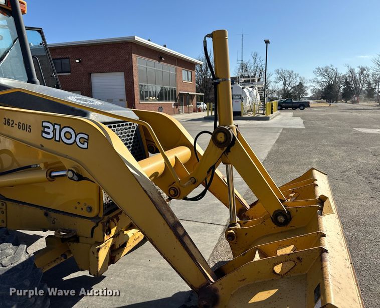 image for item ER8847 2005 John Deere 310G backhoe