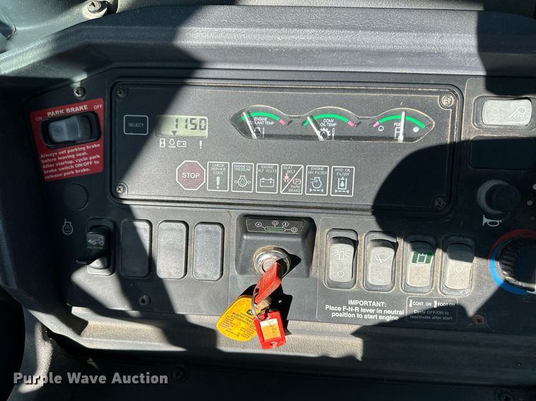 image for item ER8847 2005 John Deere 310G backhoe