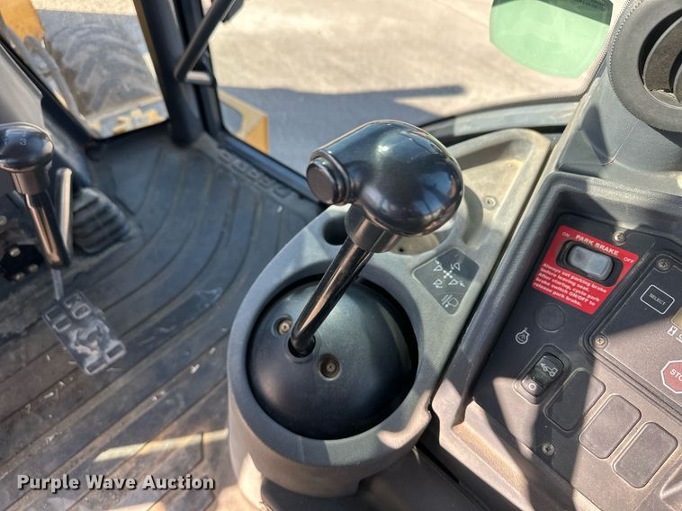 image for item ER8847 2005 John Deere 310G backhoe