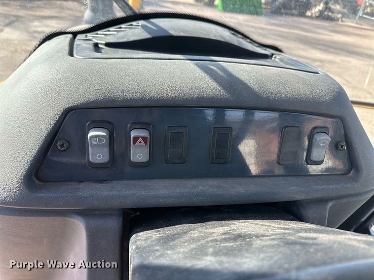 image for item ER8847 2005 John Deere 310G backhoe