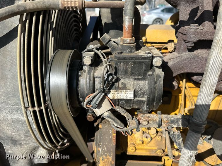 image for item ER8847 2005 John Deere 310G backhoe