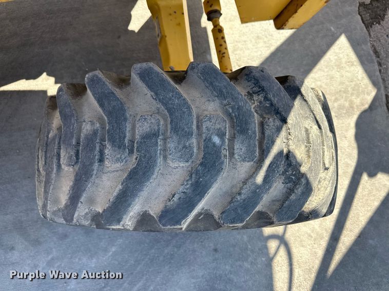 image for item ER8847 2005 John Deere 310G backhoe