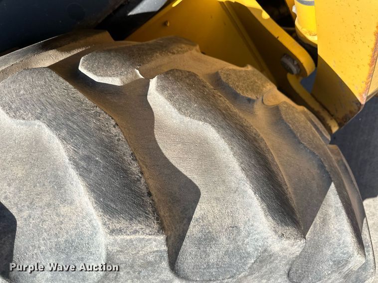 image for item ER8847 2005 John Deere 310G backhoe