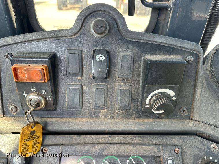 image for item ER8848 2008 John Deere 310J backhoe