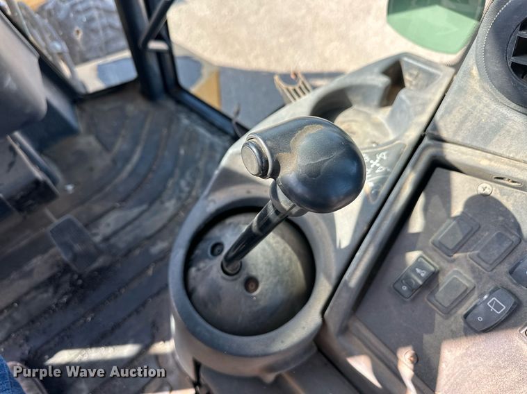 image for item ER8848 2008 John Deere 310J backhoe