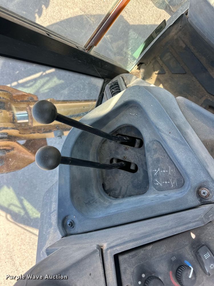 image for item ER8848 2008 John Deere 310J backhoe