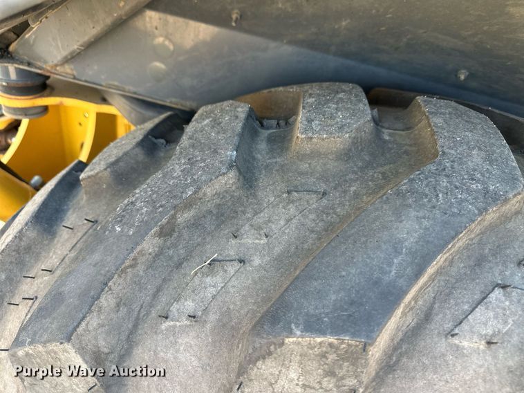 image for item ER8848 2008 John Deere 310J backhoe