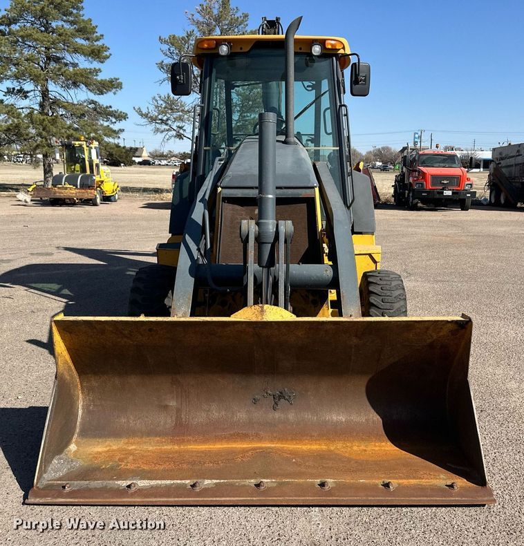 image for item ER8849 2007 John Deere 310J backhoe