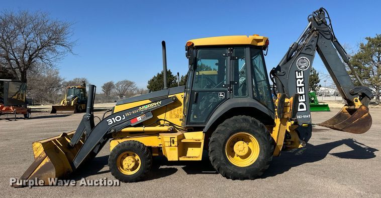 image for item ER8849 2007 John Deere 310J backhoe