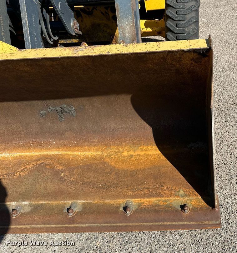 image for item ER8849 2007 John Deere 310J backhoe