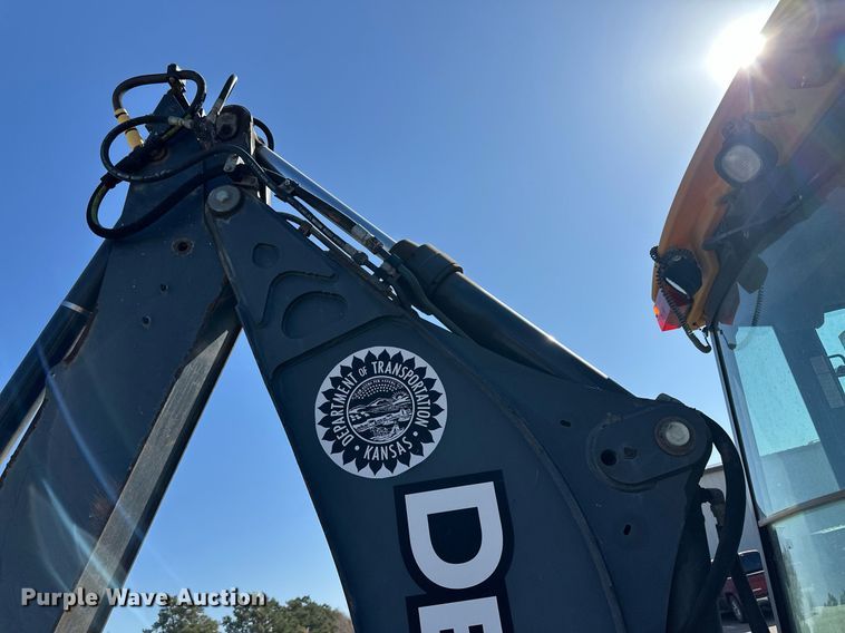 image for item ER8849 2007 John Deere 310J backhoe