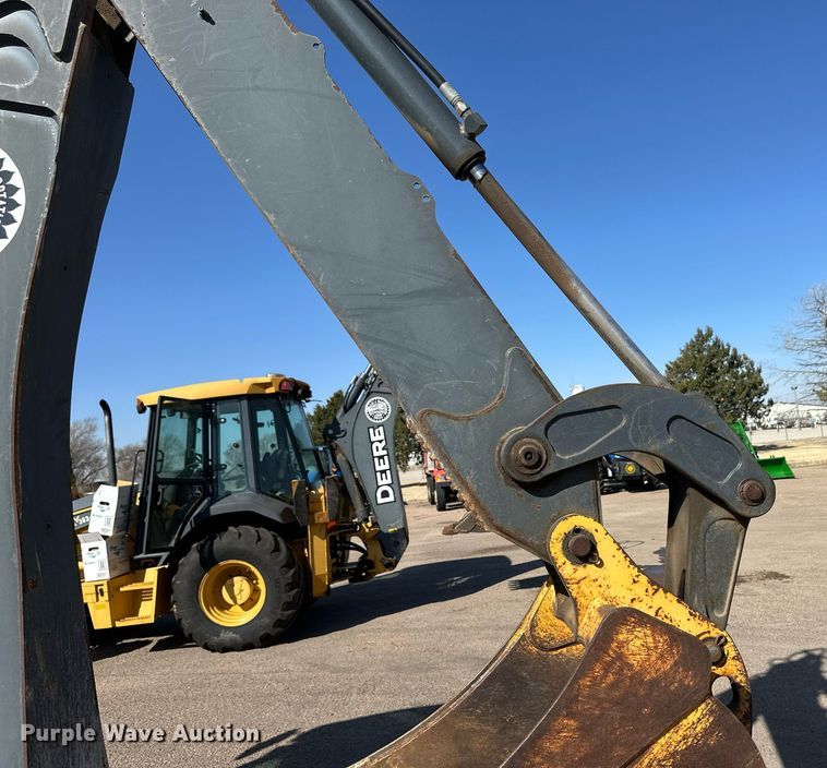 image for item ER8849 2007 John Deere 310J backhoe
