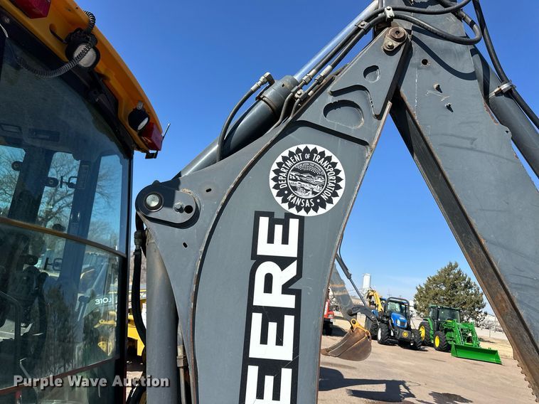 image for item ER8849 2007 John Deere 310J backhoe