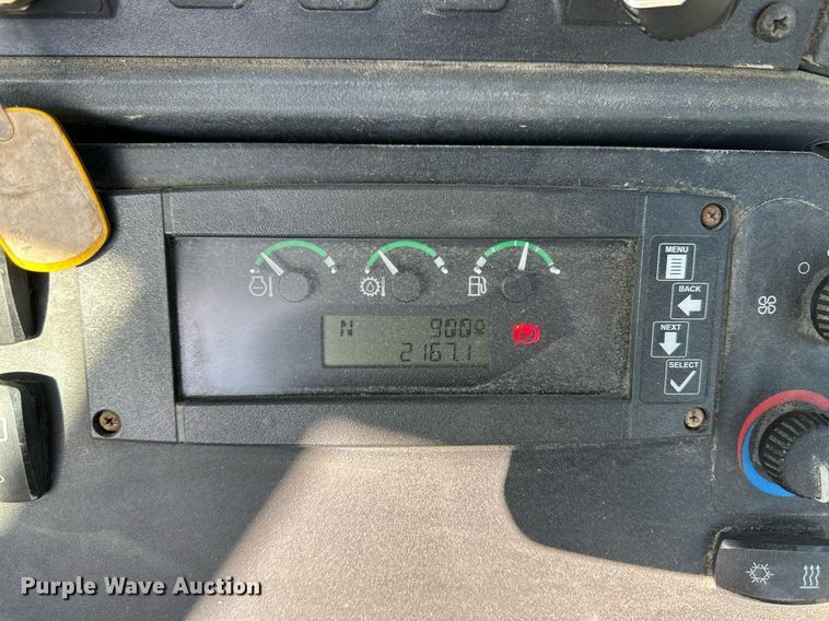 image for item ER8849 2007 John Deere 310J backhoe