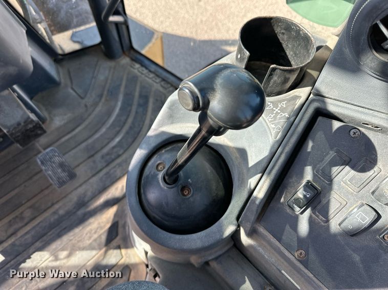 image for item ER8849 2007 John Deere 310J backhoe