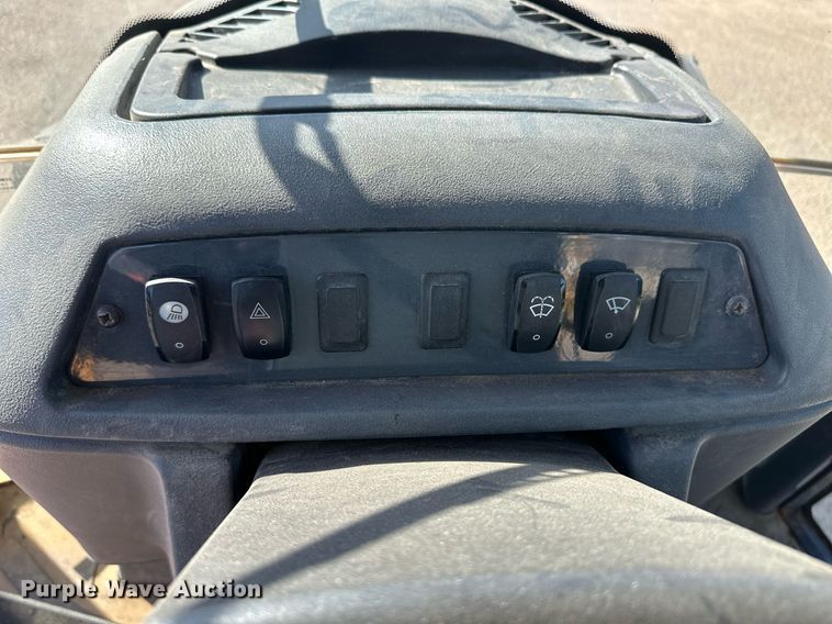 image for item ER8849 2007 John Deere 310J backhoe