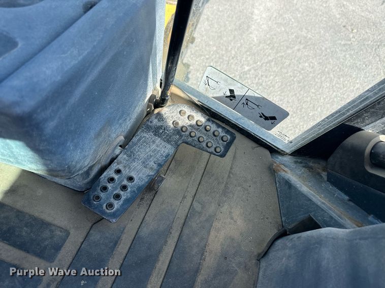 image for item ER8849 2007 John Deere 310J backhoe