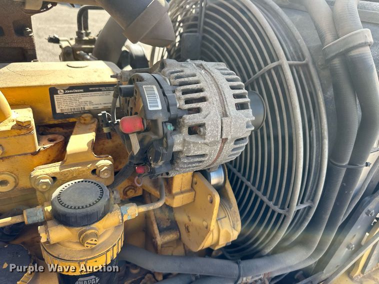 image for item ER8849 2007 John Deere 310J backhoe