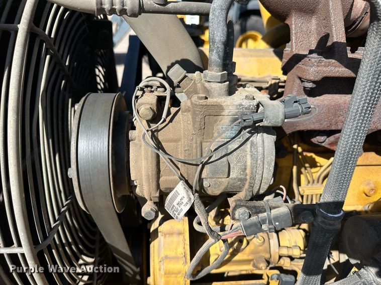 image for item ER8849 2007 John Deere 310J backhoe