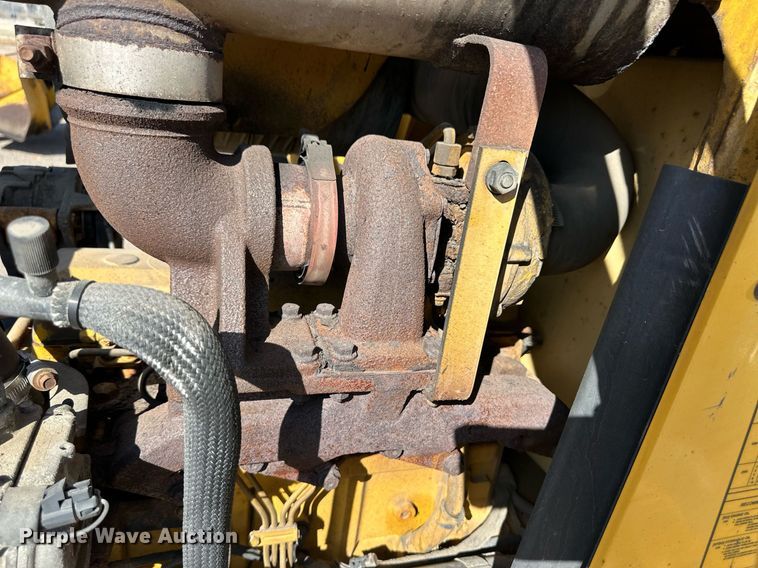 image for item ER8849 2007 John Deere 310J backhoe