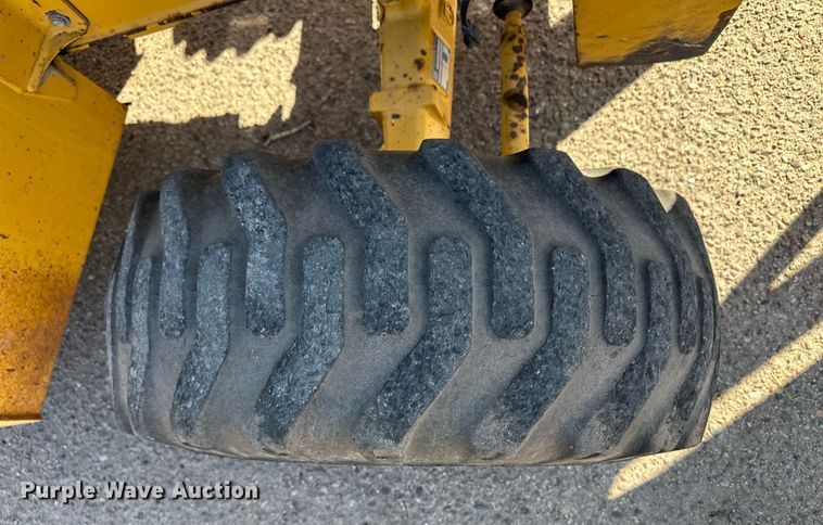 image for item ER8849 2007 John Deere 310J backhoe