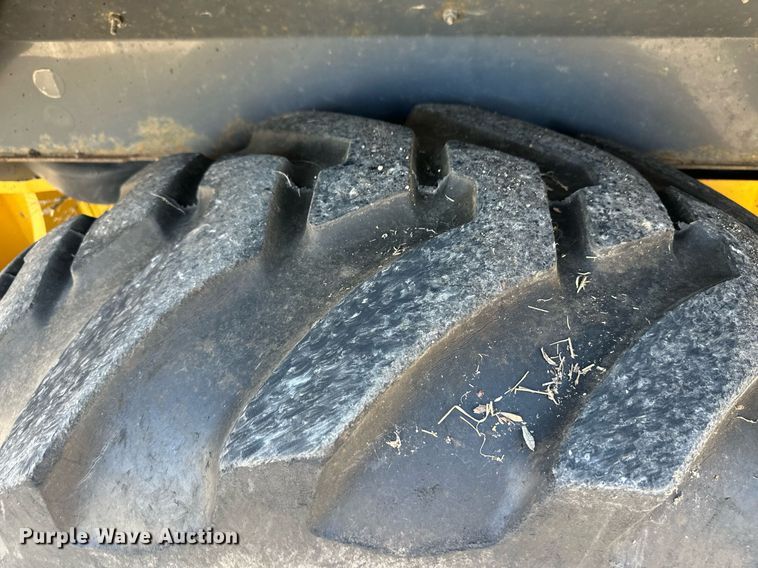 image for item ER8849 2007 John Deere 310J backhoe