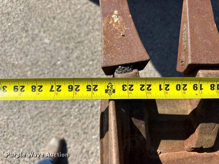 image for item ER8850 2005 John Deere 310G backhoe