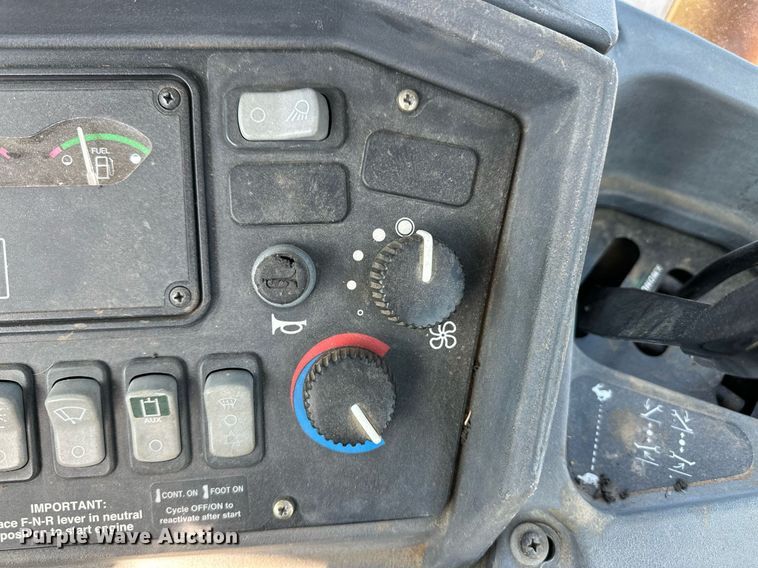 image for item ER8850 2005 John Deere 310G backhoe