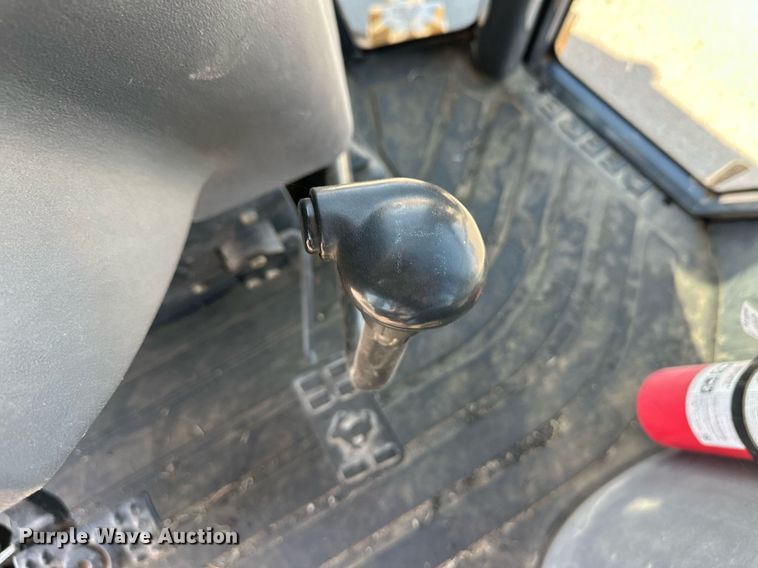 image for item ER8850 2005 John Deere 310G backhoe