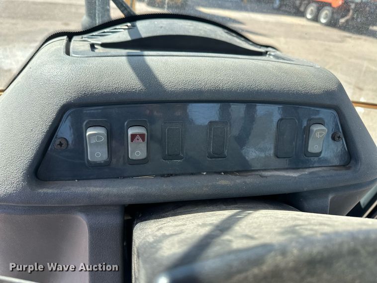 image for item ER8850 2005 John Deere 310G backhoe