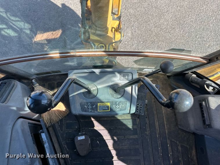 image for item ER8850 2005 John Deere 310G backhoe