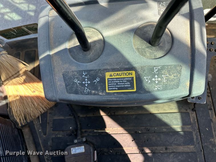 image for item ER8850 2005 John Deere 310G backhoe