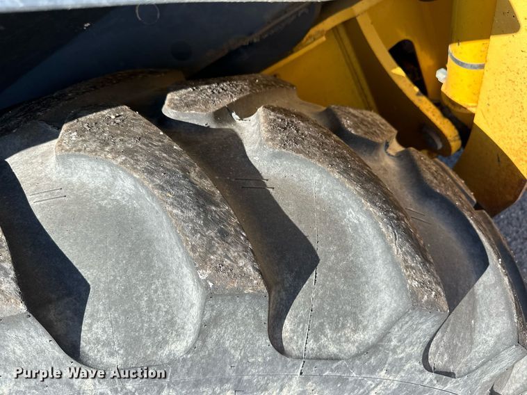 image for item ER8850 2005 John Deere 310G backhoe