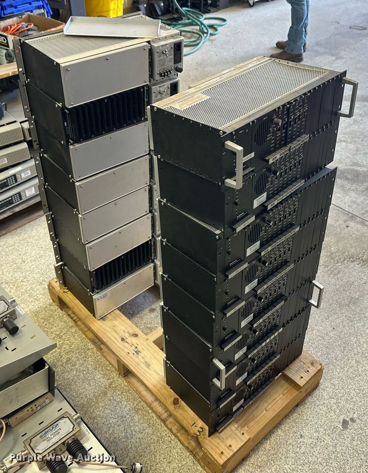 image for item ER8909 (16) Raytheon SNV-12 signal noise voter comparators