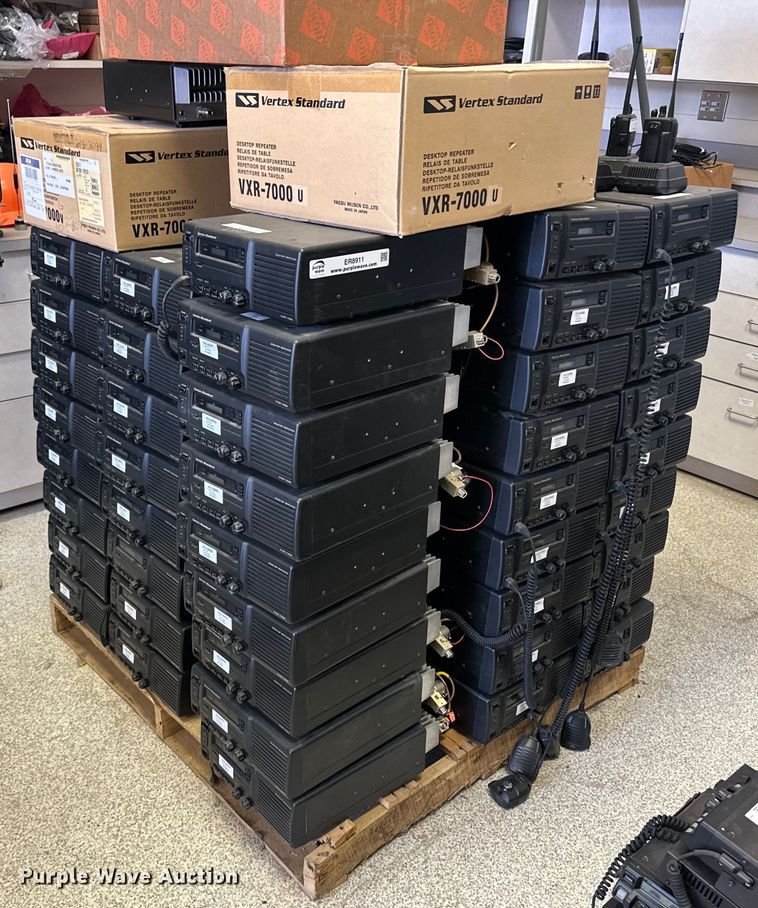 image for item ER8911 (66) Vertex radios