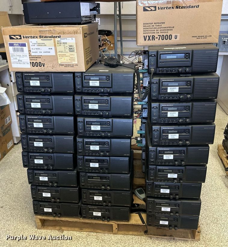 image for item ER8911 (66) Vertex radios