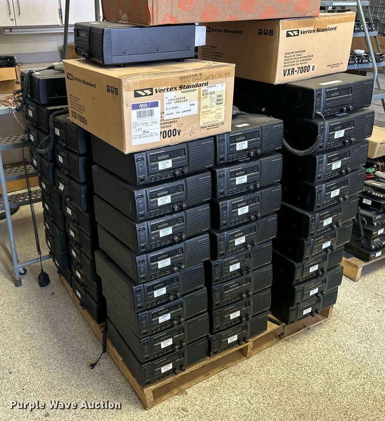 image for item ER8911 (66) Vertex radios