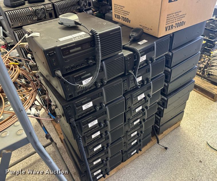 image for item ER8911 (66) Vertex radios