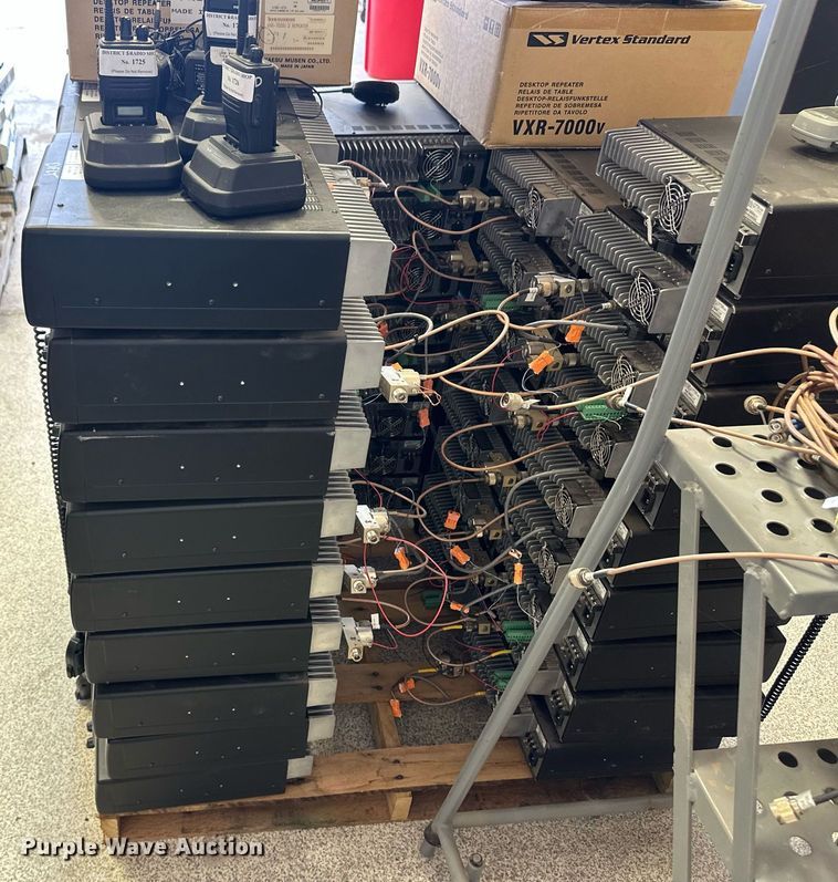 image for item ER8911 (66) Vertex radios