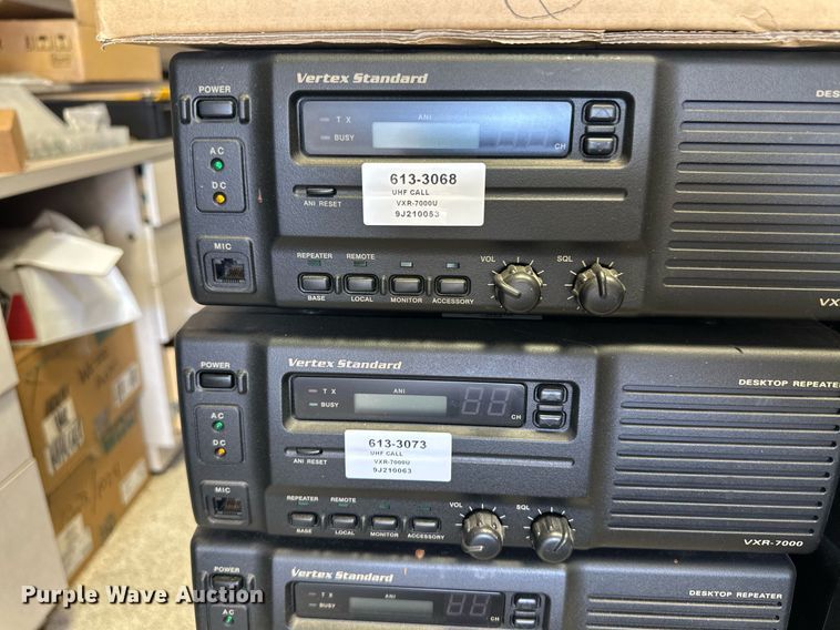 image for item ER8911 (66) Vertex radios